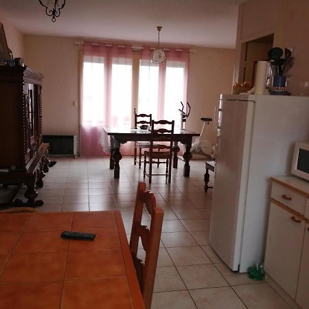 Bed and Breakfast La Pomponnette Bouresse Екстер'єр фото